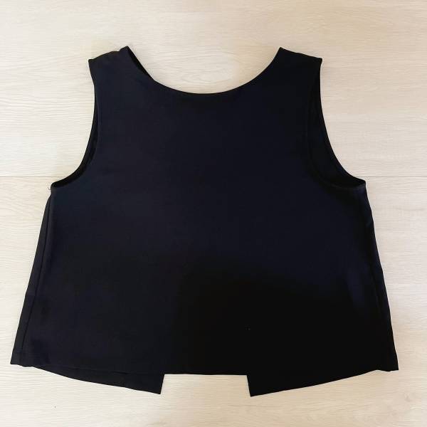 2千円以下とは思えない！【GU】大人っぽく着られる「ショートジャンプスーツセット」