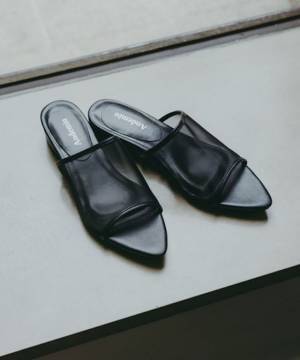 やっぱ『黒』が最強♡ 大人におすすめな【最旬ブラックサンダル】とは？