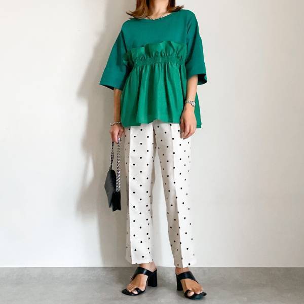 黒も白も欲しい！【しまむら】キレイめにもカジュアルにも着られる「ドットパンツ」