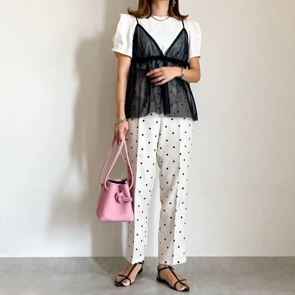 黒も白も欲しい！【しまむら】キレイめにもカジュアルにも着られる「ドットパンツ」