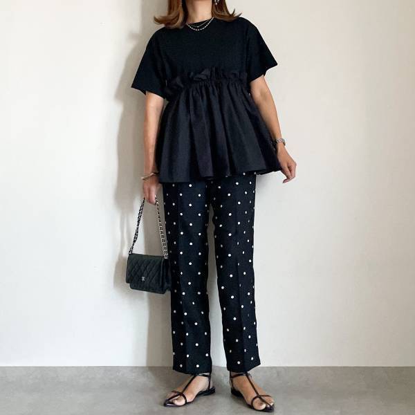 黒も白も欲しい！【しまむら】キレイめにもカジュアルにも着られる「ドットパンツ」