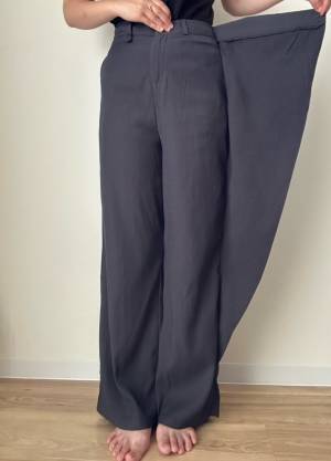 デザインに一癖アリ！【SHEIN】オールシーズン穿ける「ラップパンツ」