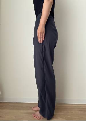 デザインに一癖アリ！【SHEIN】オールシーズン穿ける「ラップパンツ」