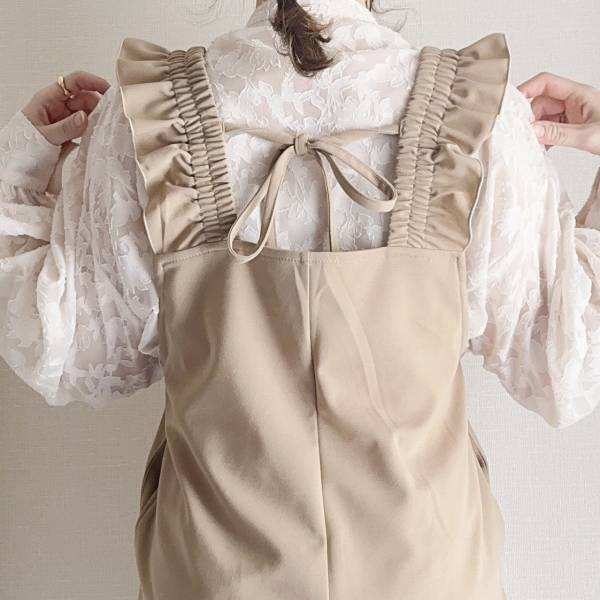 肩フリルがポイント！【しまむら】の「淡色オールインワン」が可愛い♡
