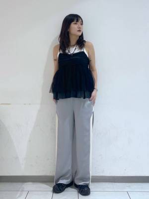 この夏、大注目ーッ！！ “ラインパンツ”を使った【スポーツMIXコーデ】が可愛い♡