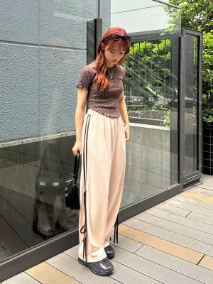 この夏、大注目ーッ！！ “ラインパンツ”を使った【スポーツMIXコーデ】が可愛い♡