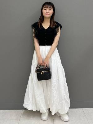 《白 × 黒》がやっぱり万能！ 大人可愛い♡【最旬コーデ】