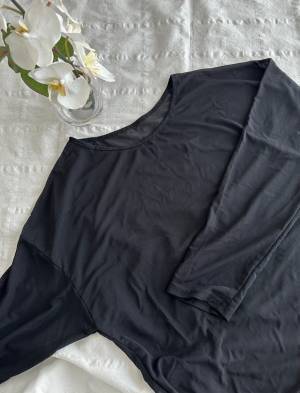 コスパ最強！【SHEIN】程よいゆるさがgood！「シンプルシアーT」