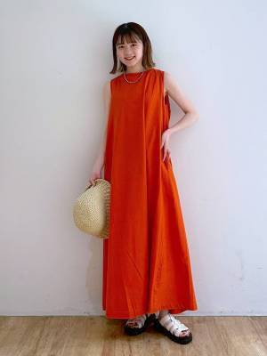 鮮やかに夏を彩る！ 1枚で決まる♡【オレンジワンピ】