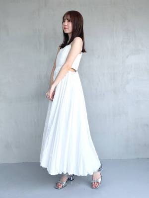 《夏の大優勝アイテム♡》デートやお出かけにぴったりな【白ワンピ】って？