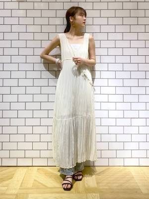 《夏の大優勝アイテム♡》デートやお出かけにぴったりな【白ワンピ】って？