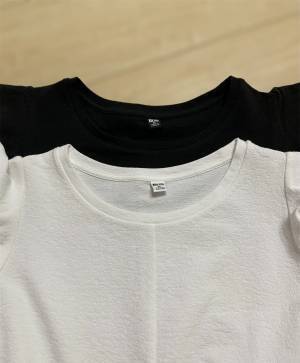 白でも透けない！？【ユニクロ】袖がなんとも可愛い♡「ラッフルスリーブT」