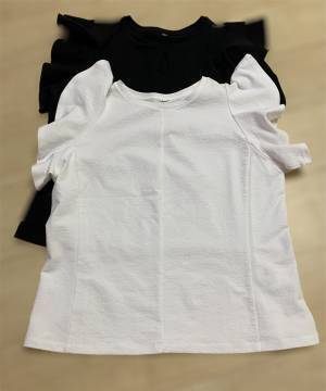 白でも透けない！？【ユニクロ】袖がなんとも可愛い♡「ラッフルスリーブT」