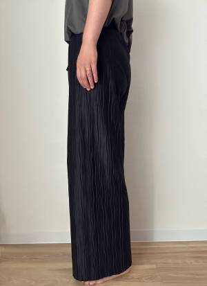 穿き心地楽ちん！【coca】セルフカットできる「プリーツパンツ」