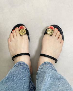 一足は欲しい！ 大人におすすめな【トングサンダル】って？