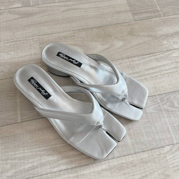 小物も『シルバー』で垢抜け！ トレンド感バツグン♡【旬シューズ】