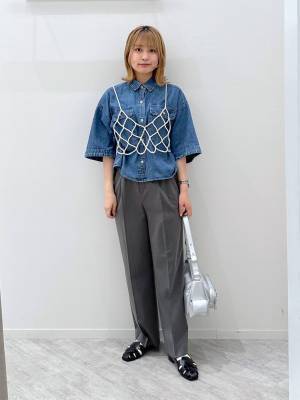 サッと羽織ってこなれ見え♡【グローバルワーク】着回し力バツグン！「デニムシャツ」