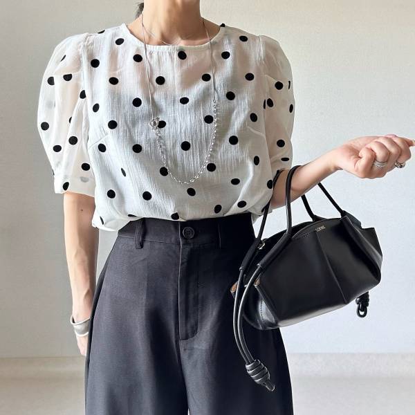 着るだけで“オシャレ度”爆上がり！？ この夏推したい♡【シアートップス】