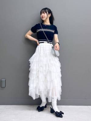 今季はどう着こなす？【クロップド丈トップス】を使った「最旬コーデ術」をチェック！