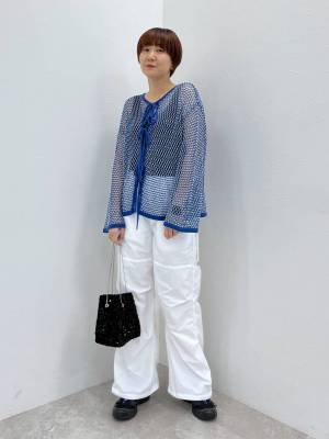 《メンズっぽくならない！》旬の「ナイロンパンツ」を使った【最旬カジュアルコーデ】とは？