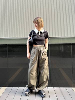 《メンズっぽくならない！》旬の「ナイロンパンツ」を使った【最旬カジュアルコーデ】とは？