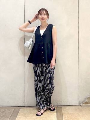 今買って長く使える！【グローバルワーク】着るだけでサマ見え♡「ペプラムベスト」