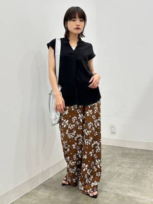 セール価格じゃないのに、990円！？【GU】イロチ買いしたい♡「高見えシャツ」