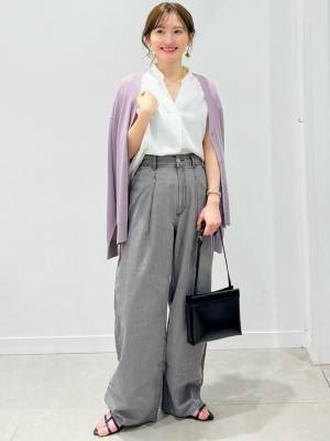 セール価格じゃないのに、990円！？【GU】イロチ買いしたい♡「高見えシャツ」