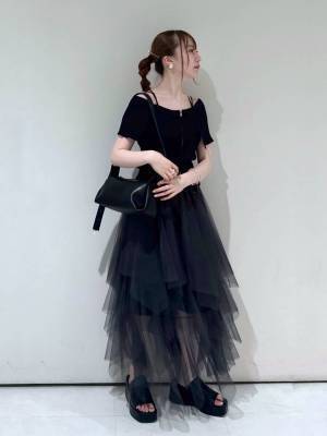 大人可愛い♡【黒チュールスカート】で作る「夏デートコーデ」