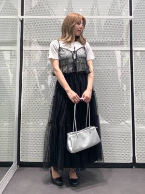 大人可愛い♡【黒チュールスカート】で作る「夏デートコーデ」