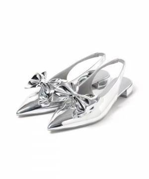 秋まで長ーーく愛用できそう♡ キレイめも可愛いも叶える【リボンミュール】