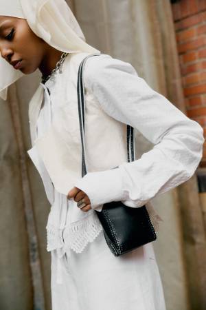 ファッションウィークスナップ in ベルリン！キラリと光る、アイテムづかい