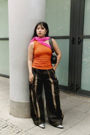 ファッションウィークスナップ in ベルリン！キラリと光る、アイテムづかい