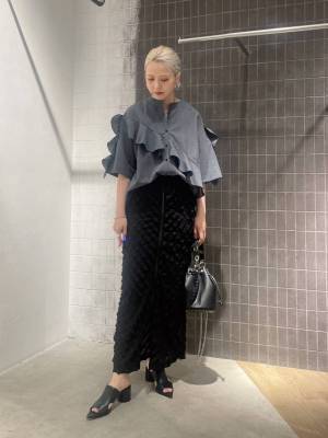 即マネするっきゃない！ 一点投入で垢抜ける♡【旬フリルトップス】