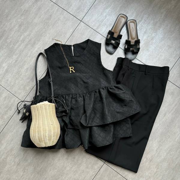 即マネするっきゃない！ 一点投入で垢抜ける♡【旬フリルトップス】