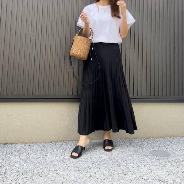 えっ、半額に値下げ！？【Mila Owen】きらめくラメ入り「プリーツスカート」