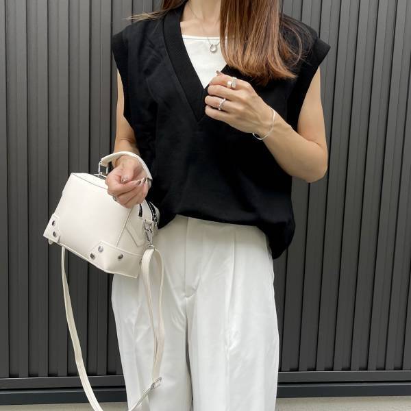 一癖アリがたまらん！【BEAUTY&YOUTH】ギフトにもぴったりな「シルバーバングル」