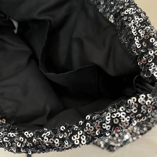 プラスワンでトレンド感UP！！【GU】新作「スパンコールバッグ」