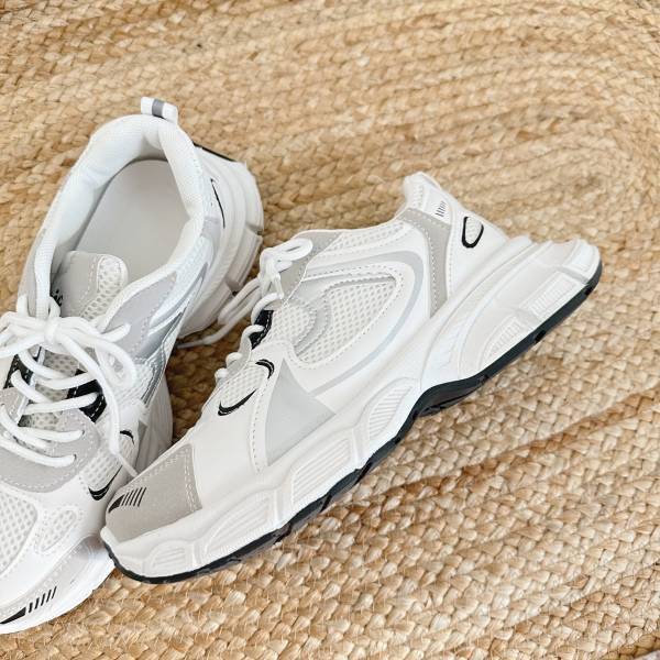 コレは大当たり！！【SHEIN】カジュアルにもキレイめにもOK！「厚底スニーカー」