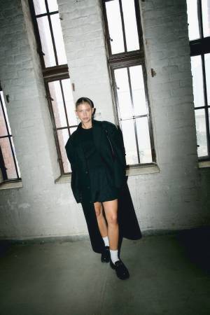 ファッションウィークスナップ in ベルリン！ブレザージャケットの着こなしをアップデート