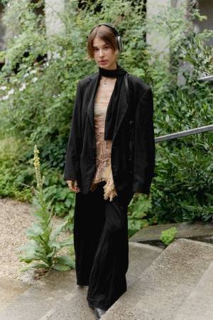 ファッションウィークスナップ in ベルリン！ブレザージャケットの着こなしをアップデート