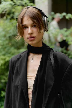 ファッションウィークスナップ in ベルリン！ブレザージャケットの着こなしをアップデート