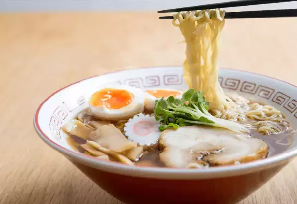 ”親父のラーメン屋”を立て直す事を決意。すると街中で…⇒「何だあれ！？」【運命を変える出会い】が！？