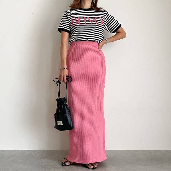 1点投入で即オシャレ♡【Avail】ピンクロゴが効いてる「ボーダーT」着回し術