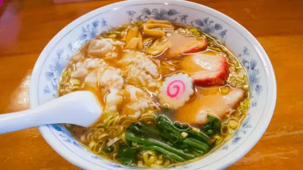 ラーメン屋で…「俺は既婚者でも構わないよ♡」店員にナンパする客。店長に相談すると…⇒「え…？」“驚愕の返答”に顔面蒼白！？