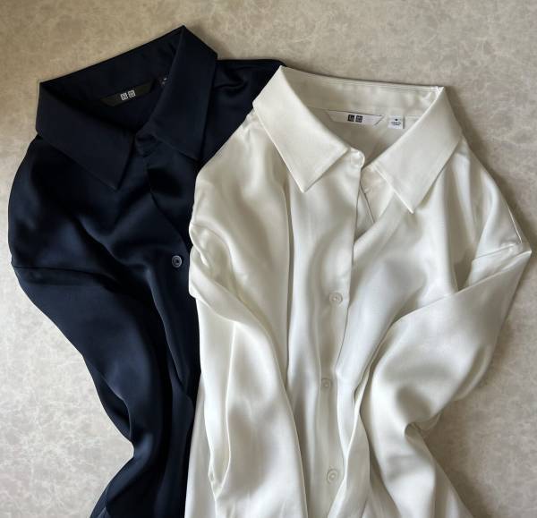 シルエット感動レベル！【ユニクロ】とろツヤ ＆ 華奢見え「サテンブラウス」