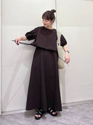 “黒”よりハマりそう♡【グローバルワーク】スッキリ見えも叶える「ブラウンワンピ」