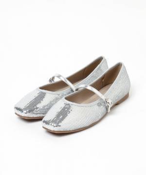 夏は『シルバー』が映える！【グローバルワーク】一足はゲットしたい♡「最旬シューズ」