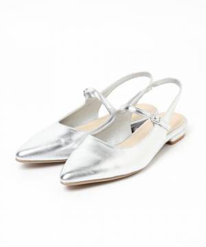 夏は『シルバー』が映える！【グローバルワーク】一足はゲットしたい♡「最旬シューズ」