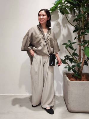 今【カーキ】が気になる！ 身に着けるだけでトレンド感♡「旬アイテム」